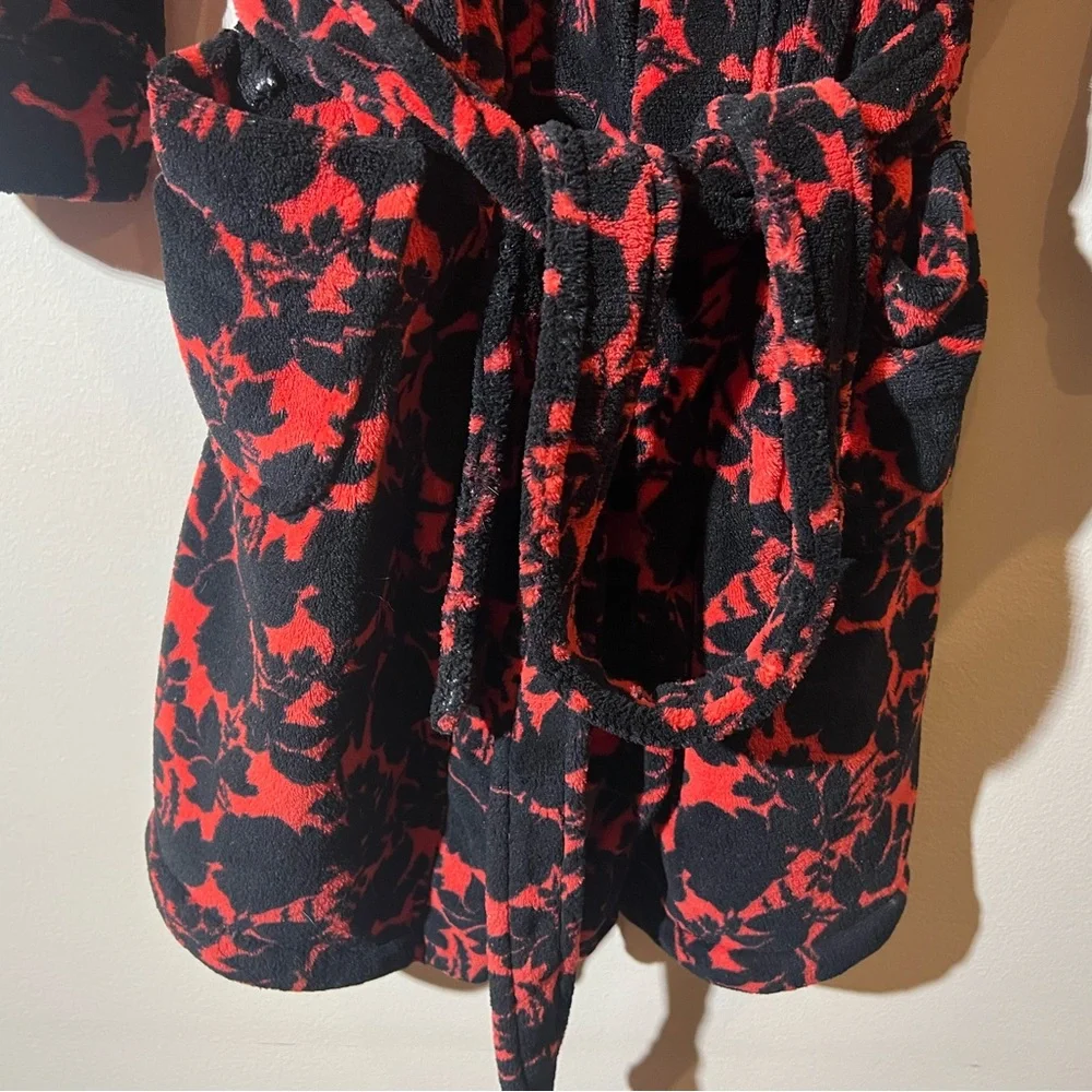 Vera Bradley hooded tie front red black floral robe red black women’s S/M belted
